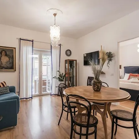 Vatican Elegance House Apartment *